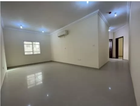 Residential Ready Property 3 Bedrooms U/F Apartment  for rent in Al Sadd , Doha #16267 - 1  image 